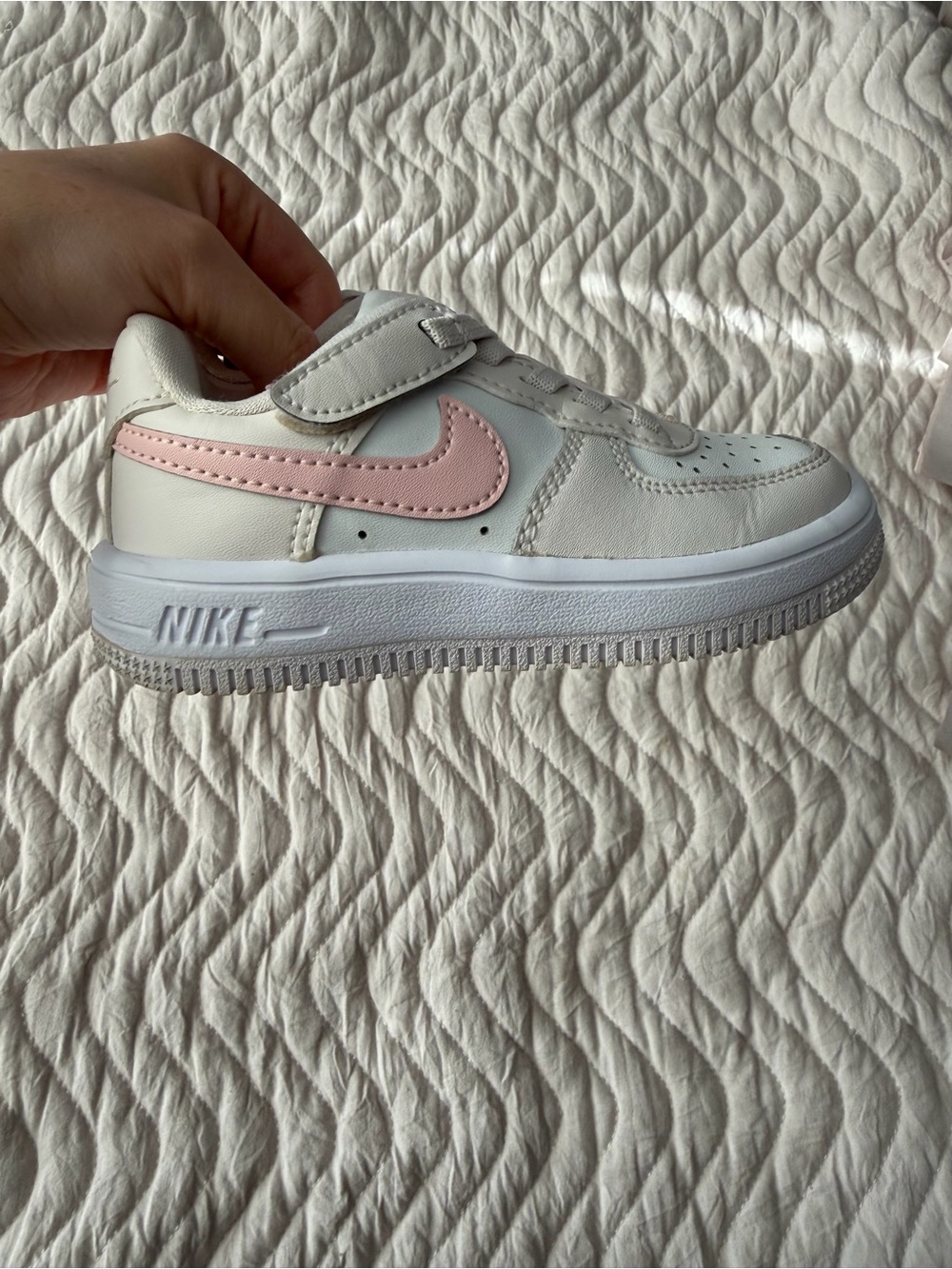 Nike Force 1 Low EasyOn in the "Phantom/Echo Pink/Summit White size